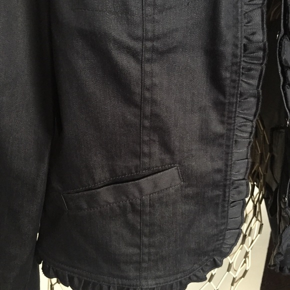 Jean jacket. Practically new. - Picture 3 of 4